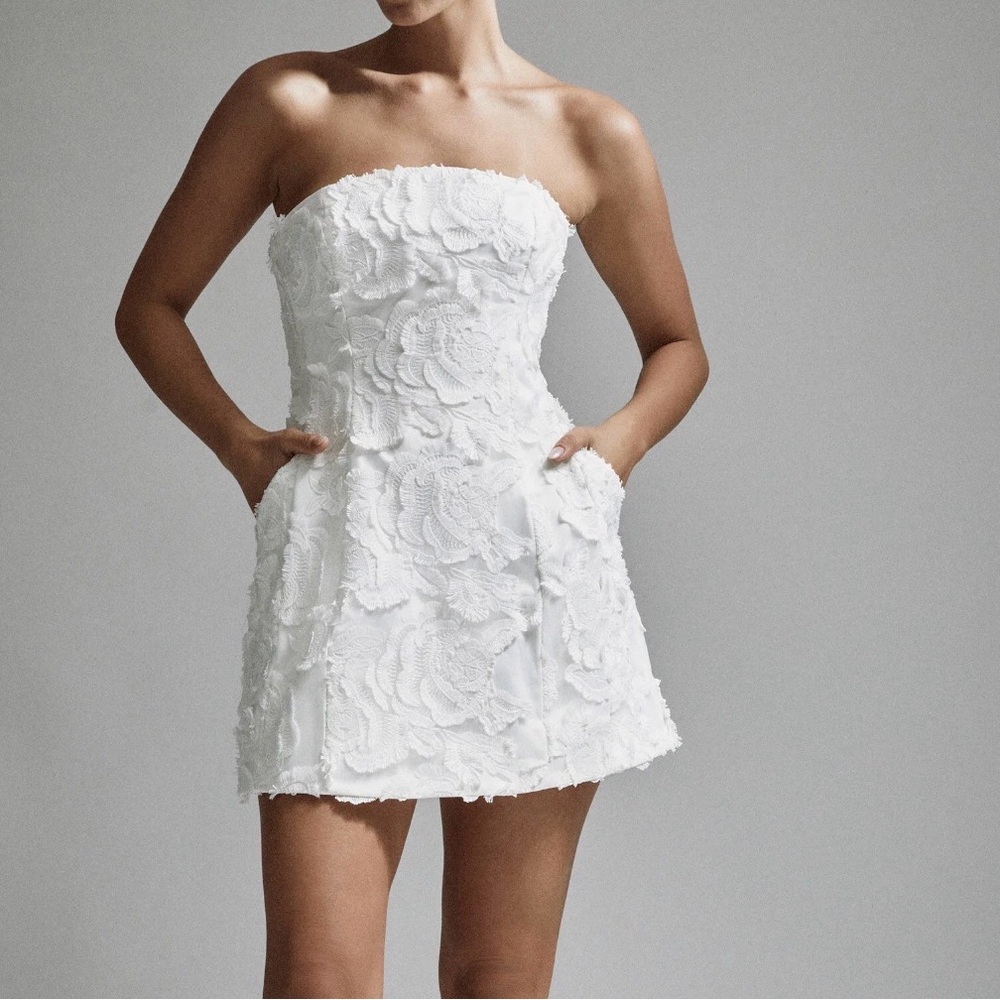 ISO BARDOT KAROLINE LACE DRESS